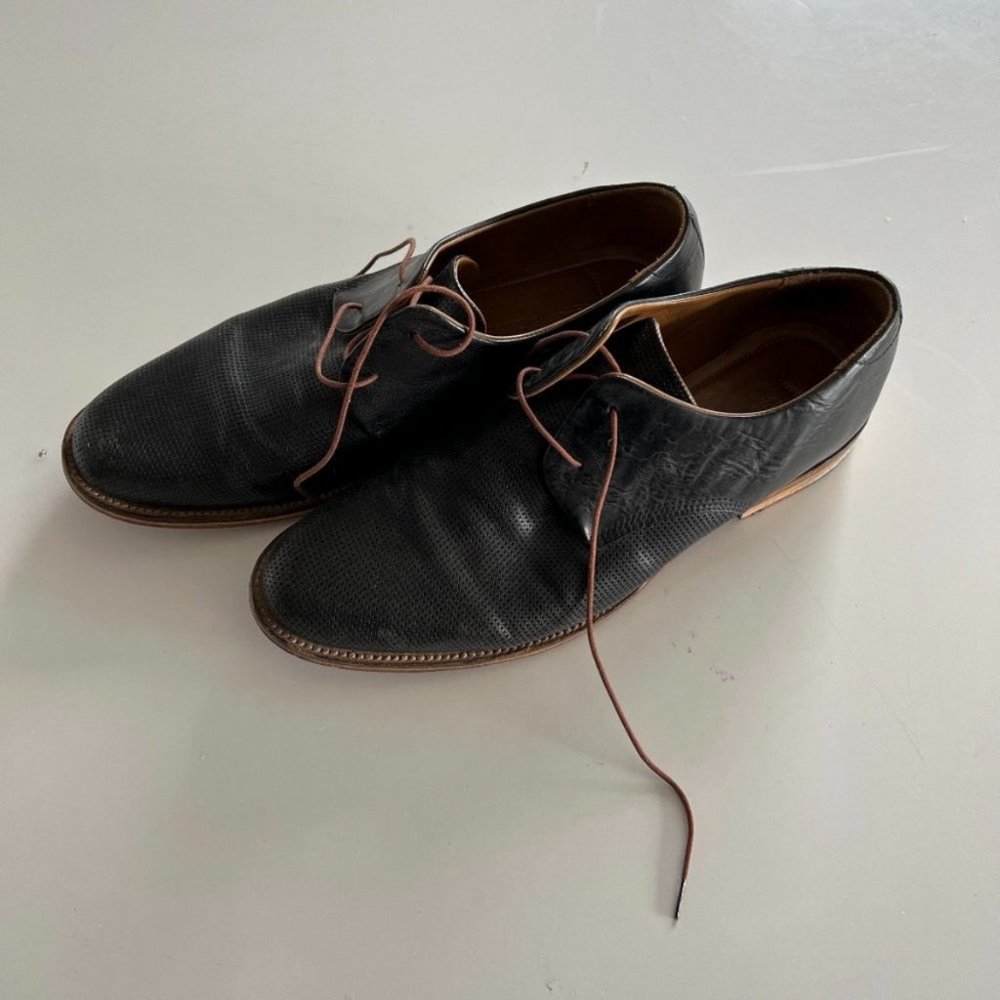 Black leather J Shoes